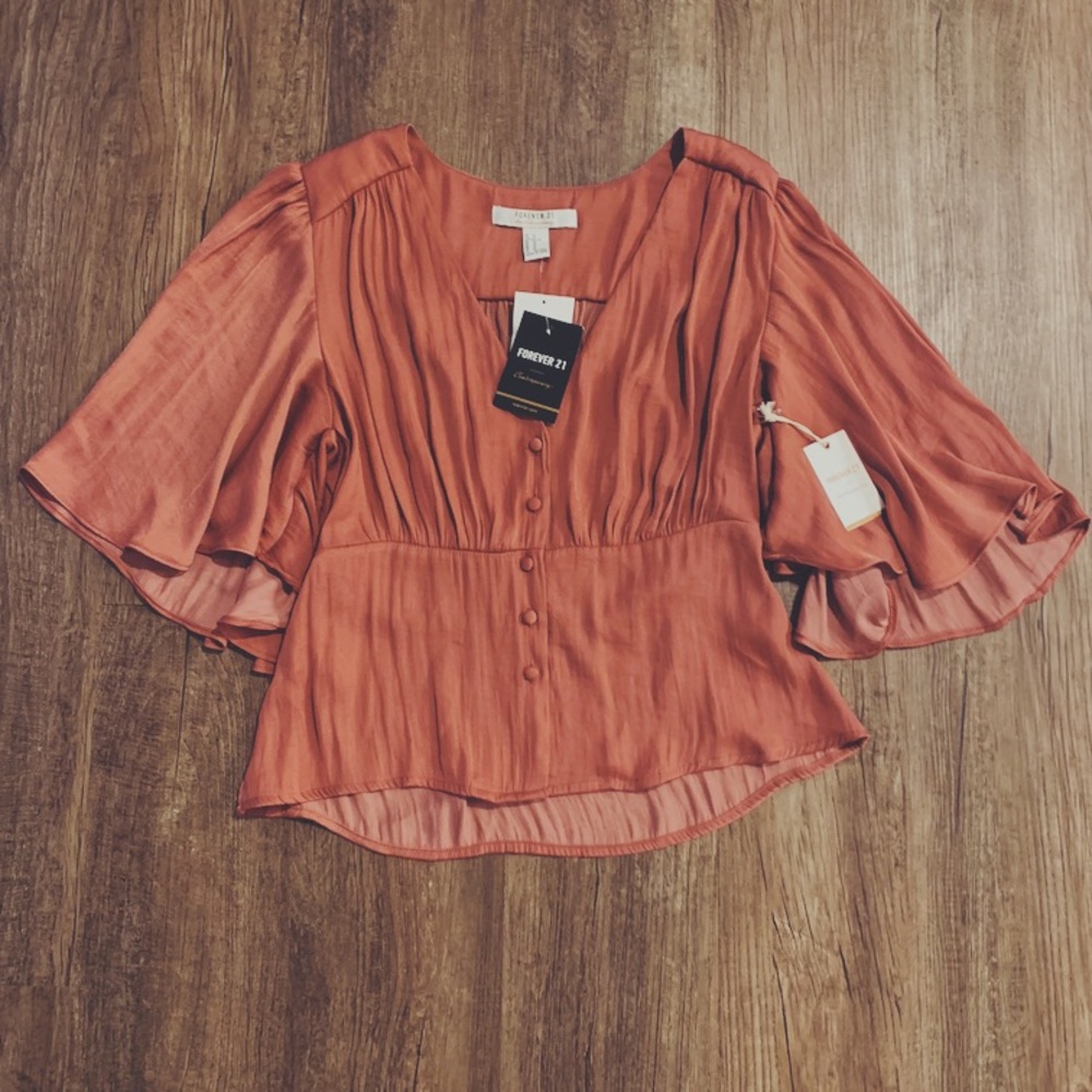 NWT F21 Button down short sleeve top with sleeve